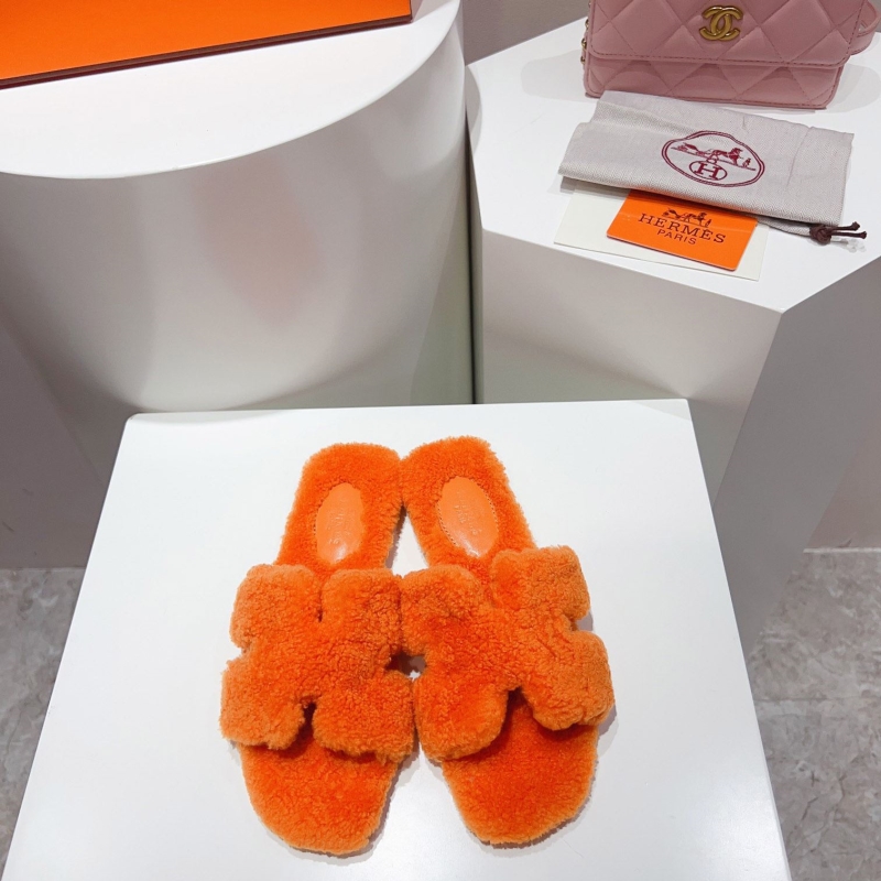 H**mes slippers